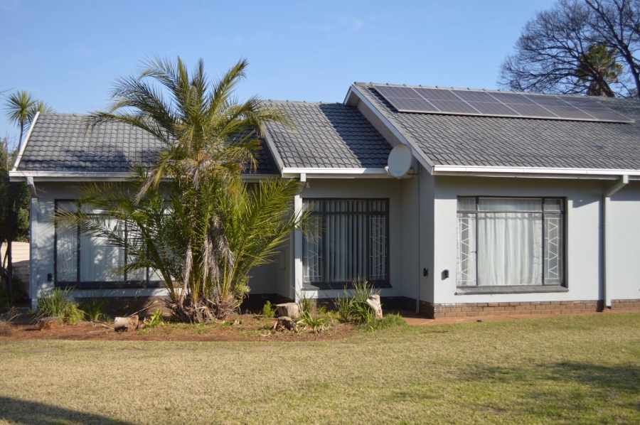 3 Bedroom Property for Sale in Flamwood North West